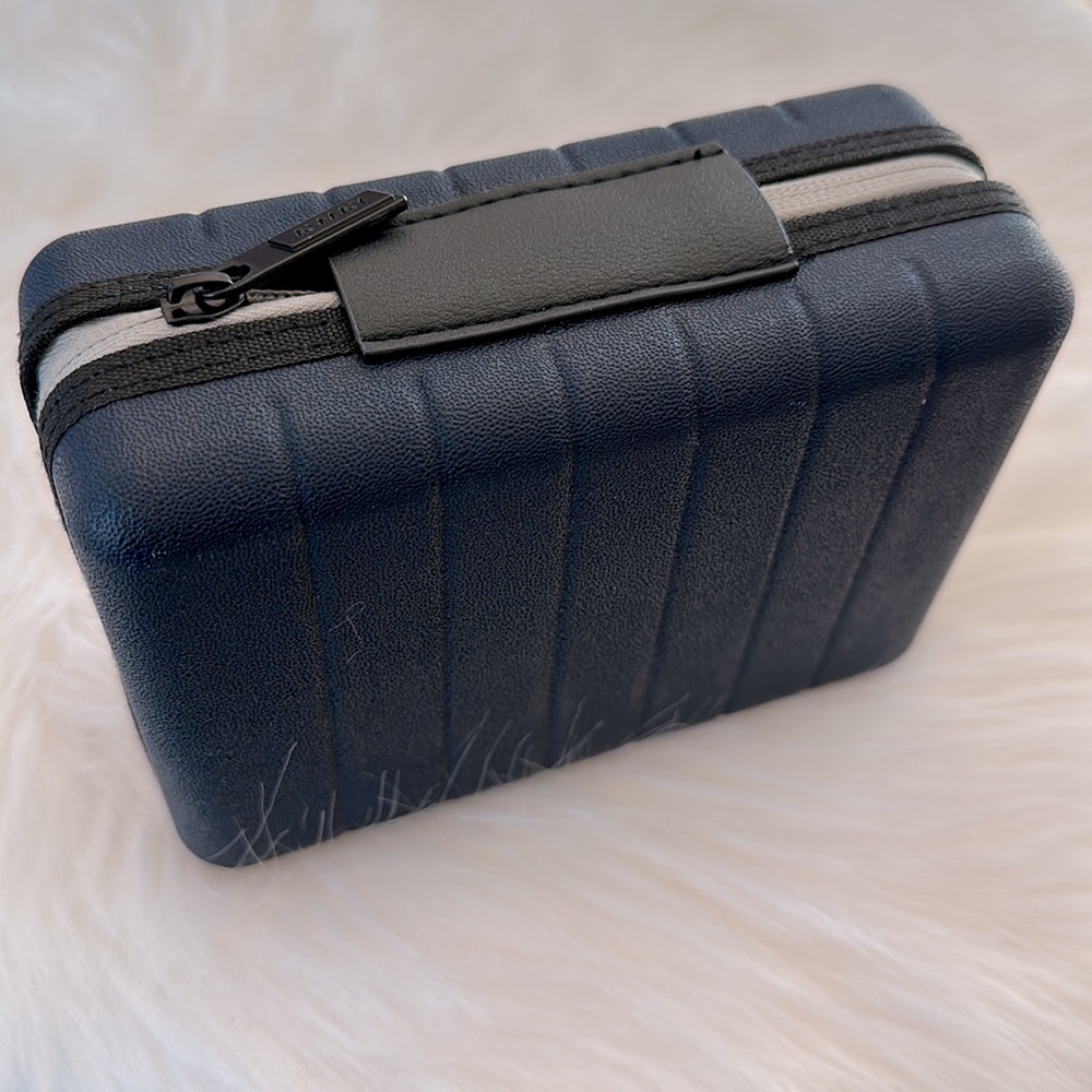 Away mini travel case with travel essentials NWOT - Picture 2 of 3